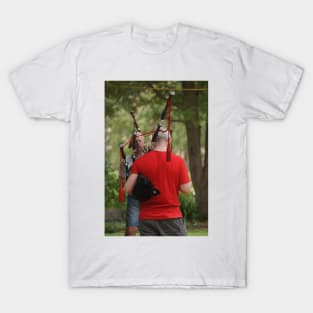 The Piper - by South Australian artist Avril Thomas T-Shirt